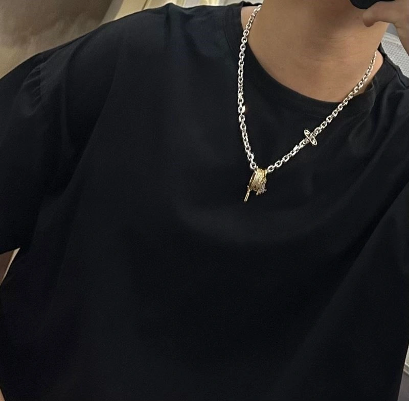 Packable Louis Vuitton Necklaces 249741