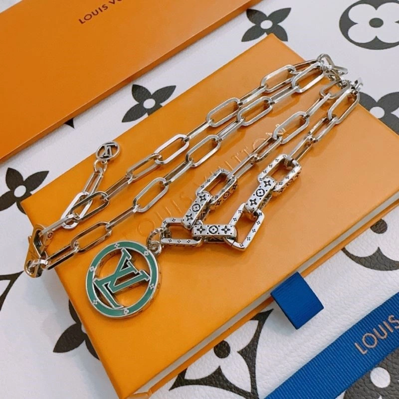 ModernLook Louis Vuitton Necklaces 249721