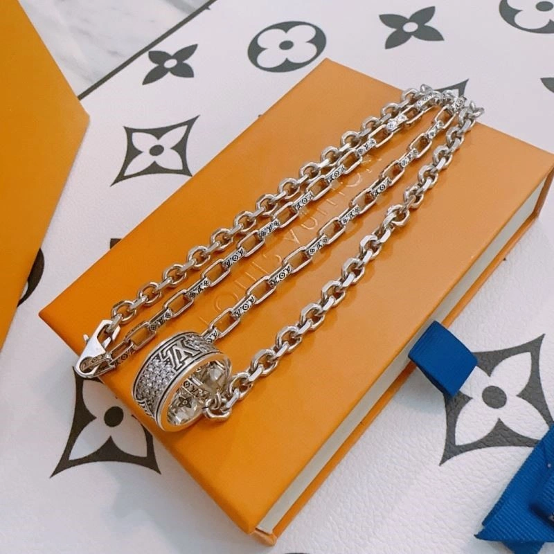 Louis Vuitton Necklaces Classic 249733