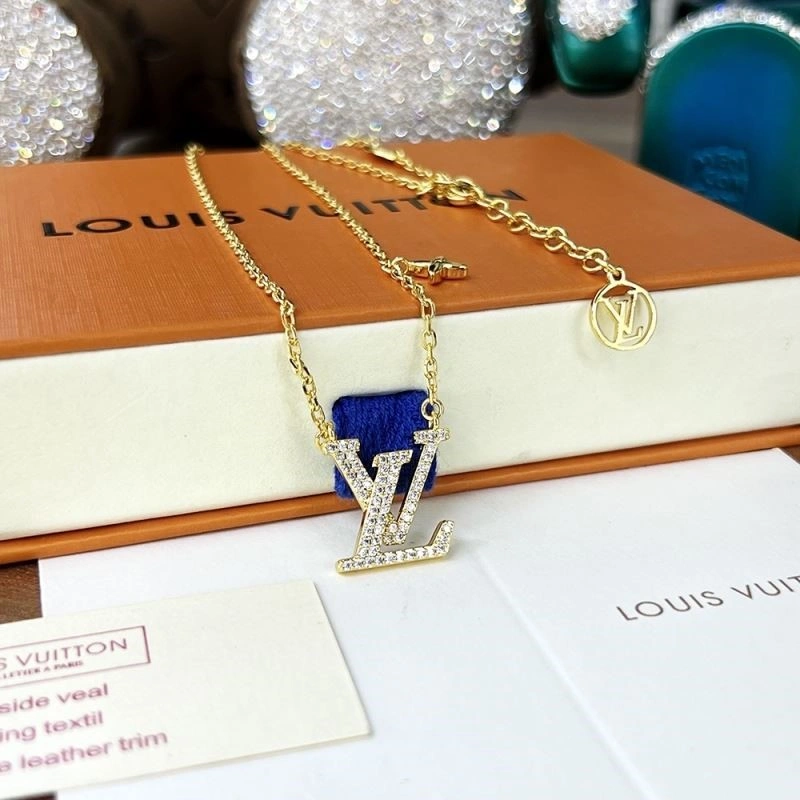 Louis Vuitton Necklaces Minimalist 249729