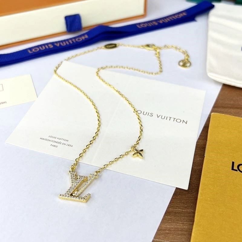 Louis Vuitton Necklaces Minimalist 249729