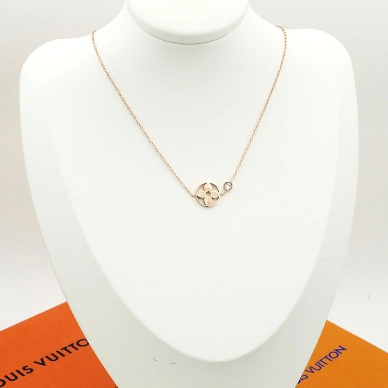 Louis Vuitton Necklaces EyeCatching 249746