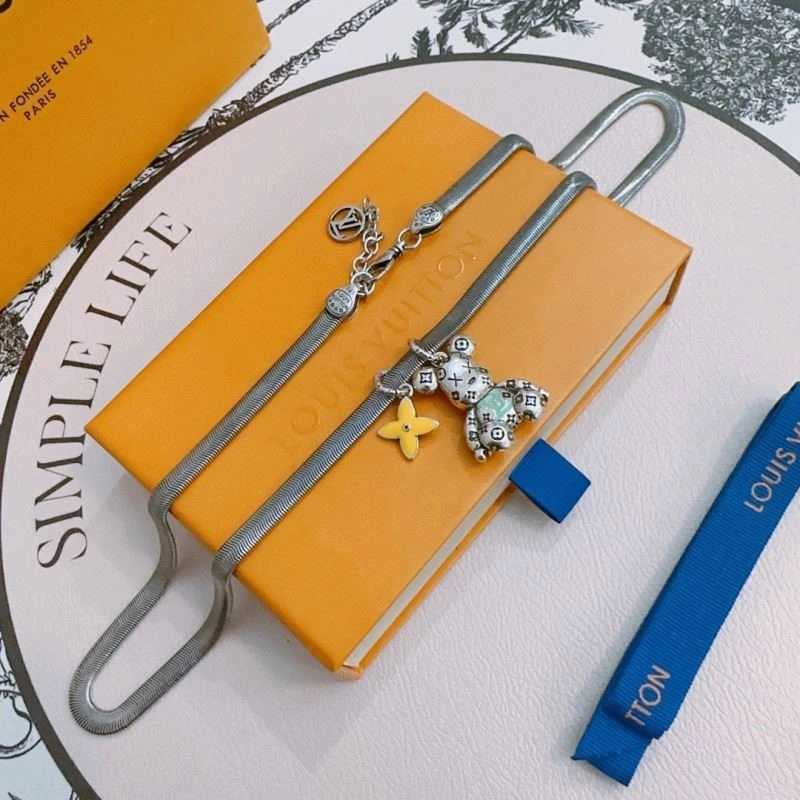 Elegant Louis Vuitton Necklaces 249715