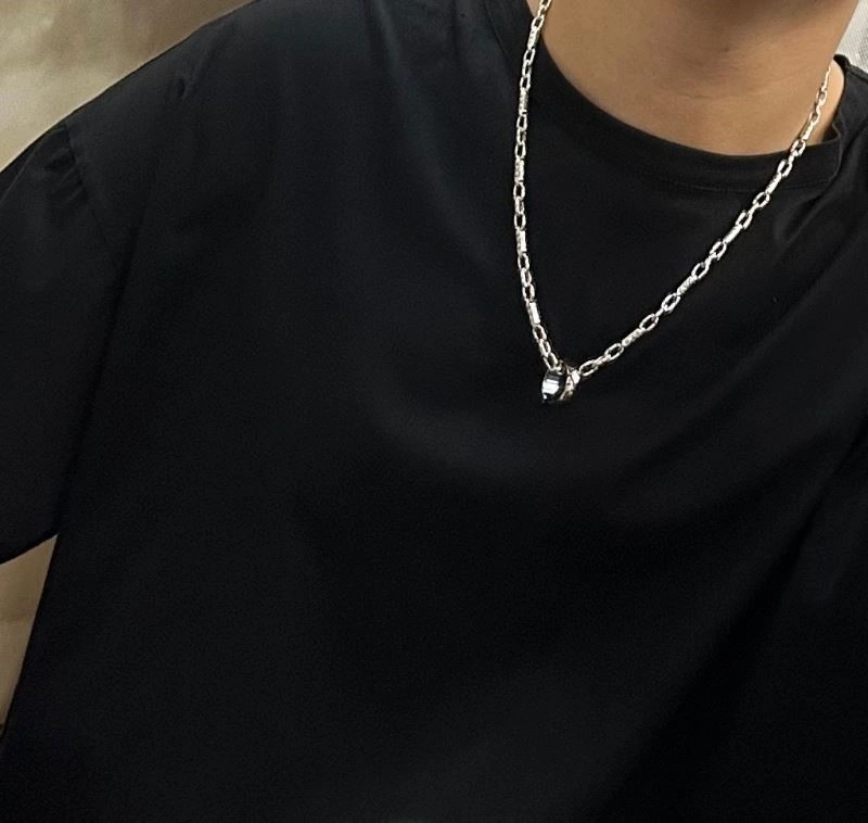Louis Vuitton Necklaces WellDesigned 249713