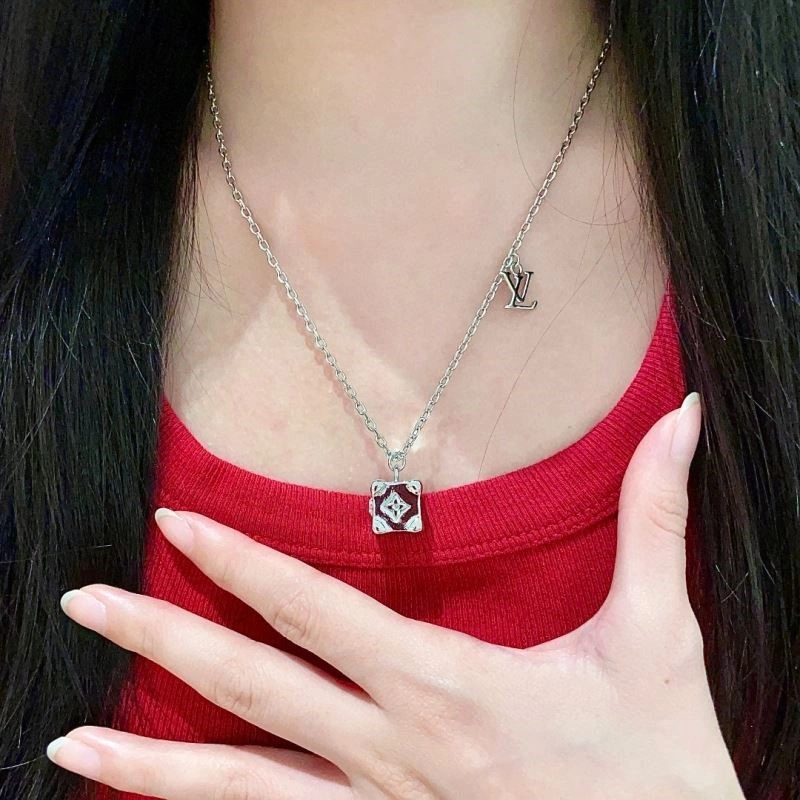 Louis Vuitton Necklaces HighPerformance 249709