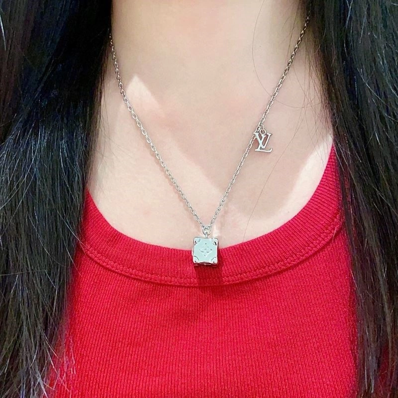 Louis Vuitton Necklaces HighPerformance 249709