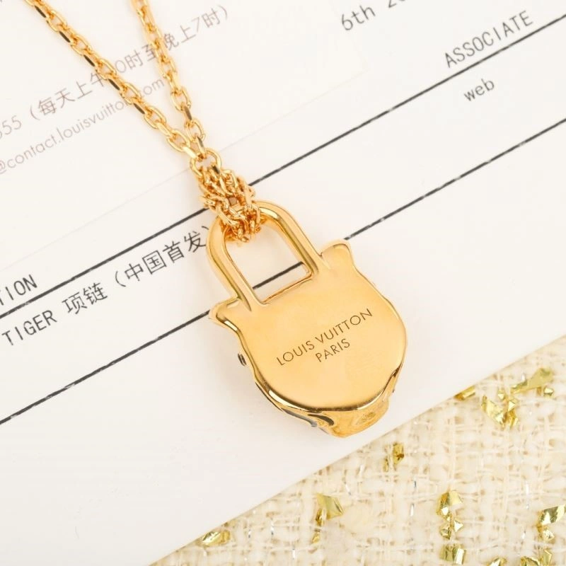 Fashionable Louis Vuitton Necklaces 249677