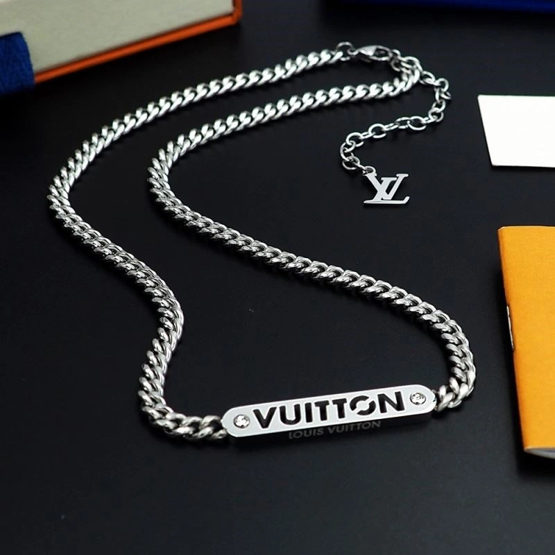 Comfortable Louis Vuitton Necklaces 249681