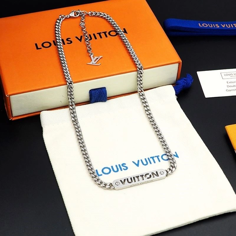 Comfortable Louis Vuitton Necklaces 249681