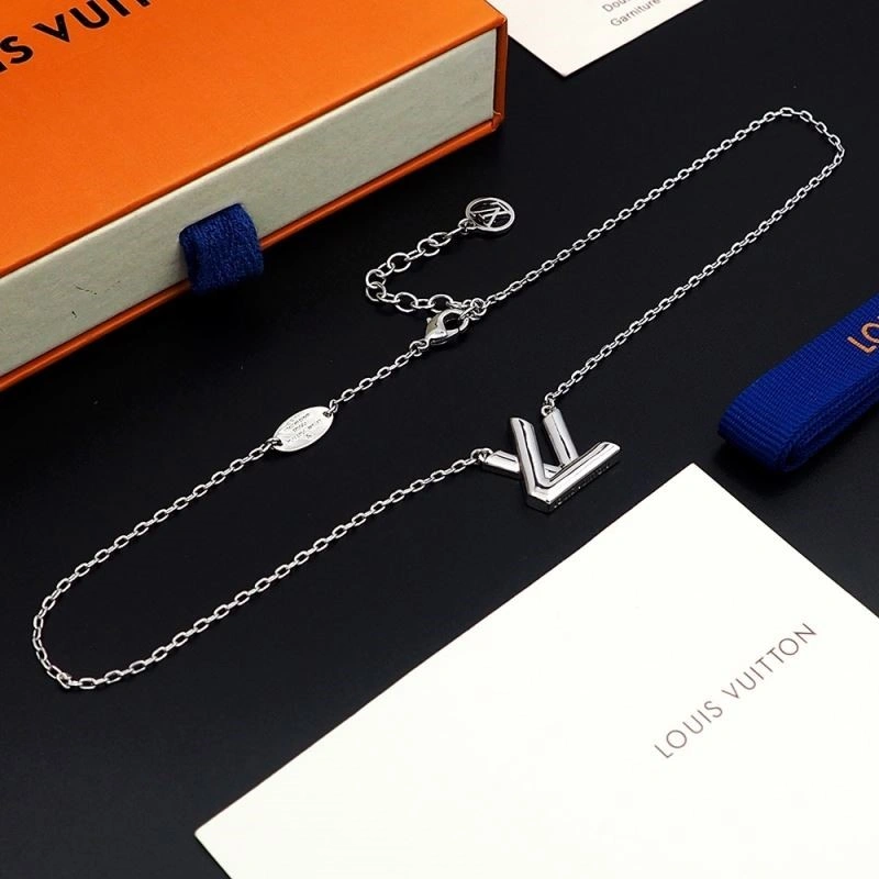 QuickDry Louis Vuitton Necklaces 249705