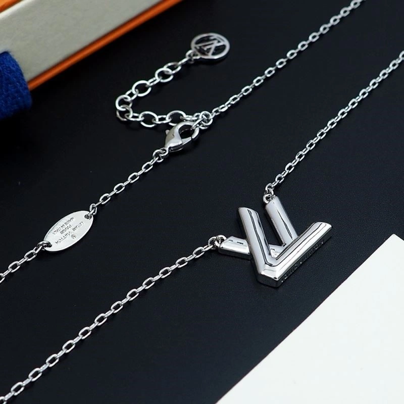 QuickDry Louis Vuitton Necklaces 249705