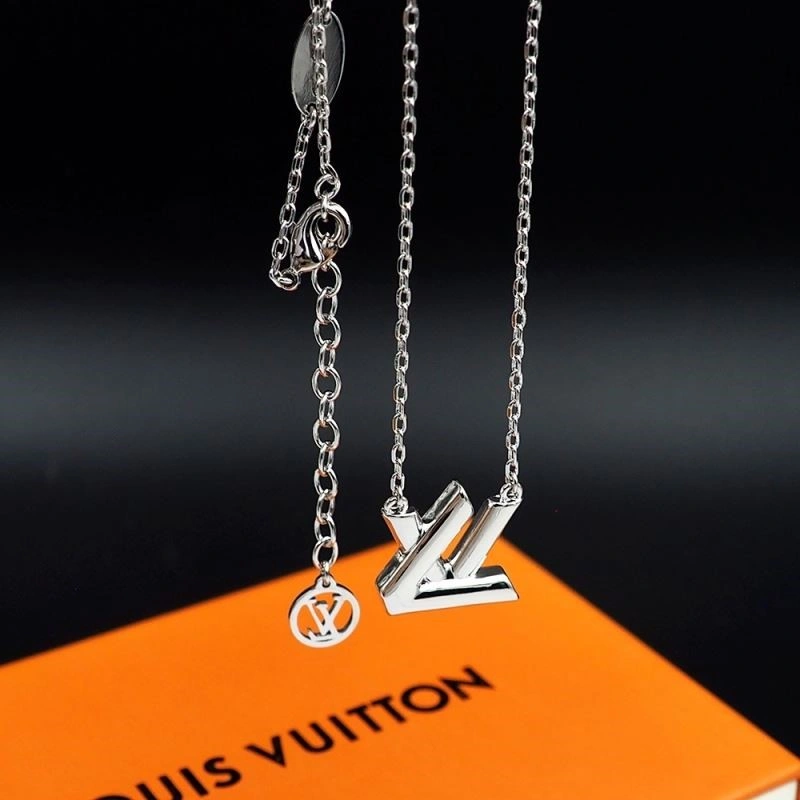QuickDry Louis Vuitton Necklaces 249705