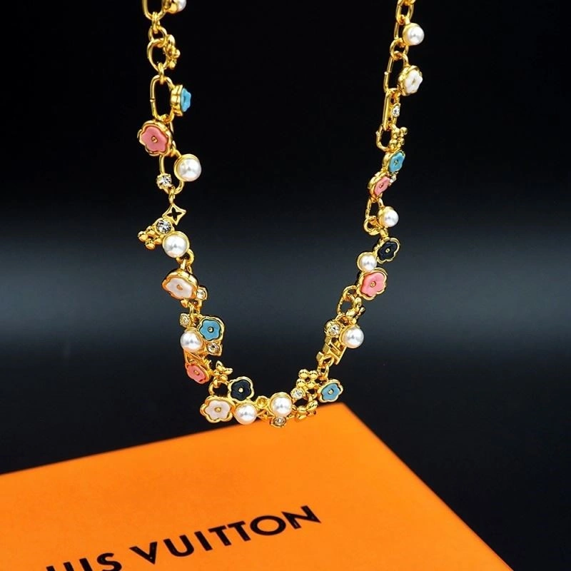 Stretchable Louis Vuitton Necklaces 249707