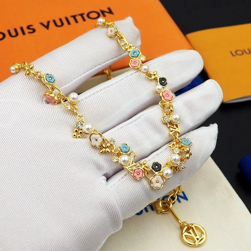 Stretchable Louis Vuitton Necklaces 249707