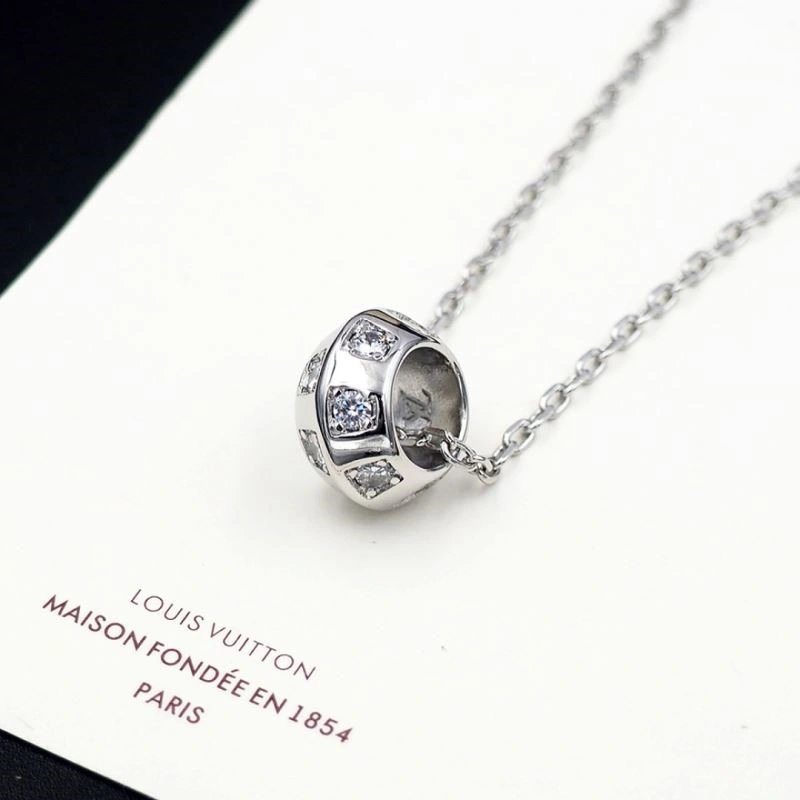 EyeCatching Louis Vuitton Necklaces 249699