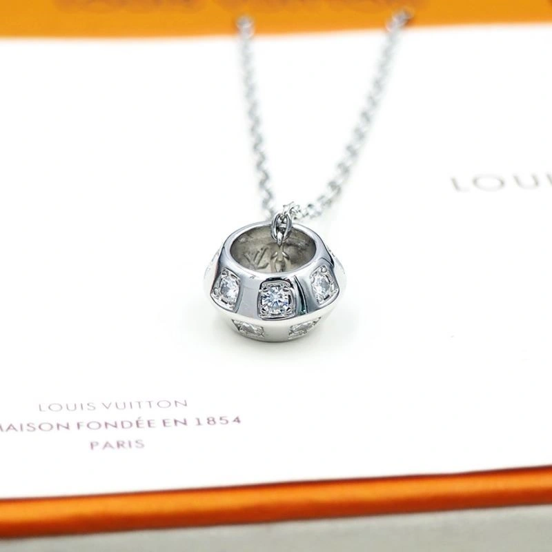 EyeCatching Louis Vuitton Necklaces 249699