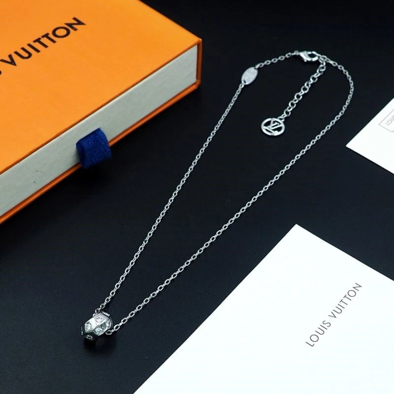 EyeCatching Louis Vuitton Necklaces 249699