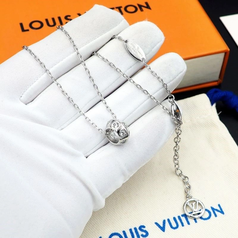 EyeCatching Louis Vuitton Necklaces 249699