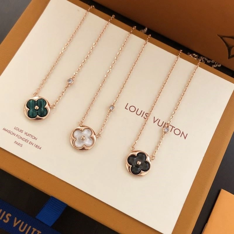 Louis Vuitton Necklaces Packable 249683