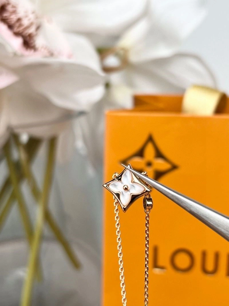 Louis Vuitton Necklaces Durable 249695