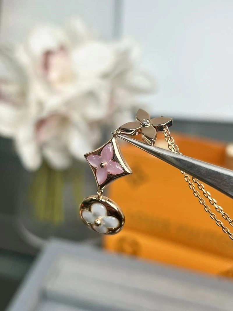 Louis Vuitton Necklaces SportInspired 249687