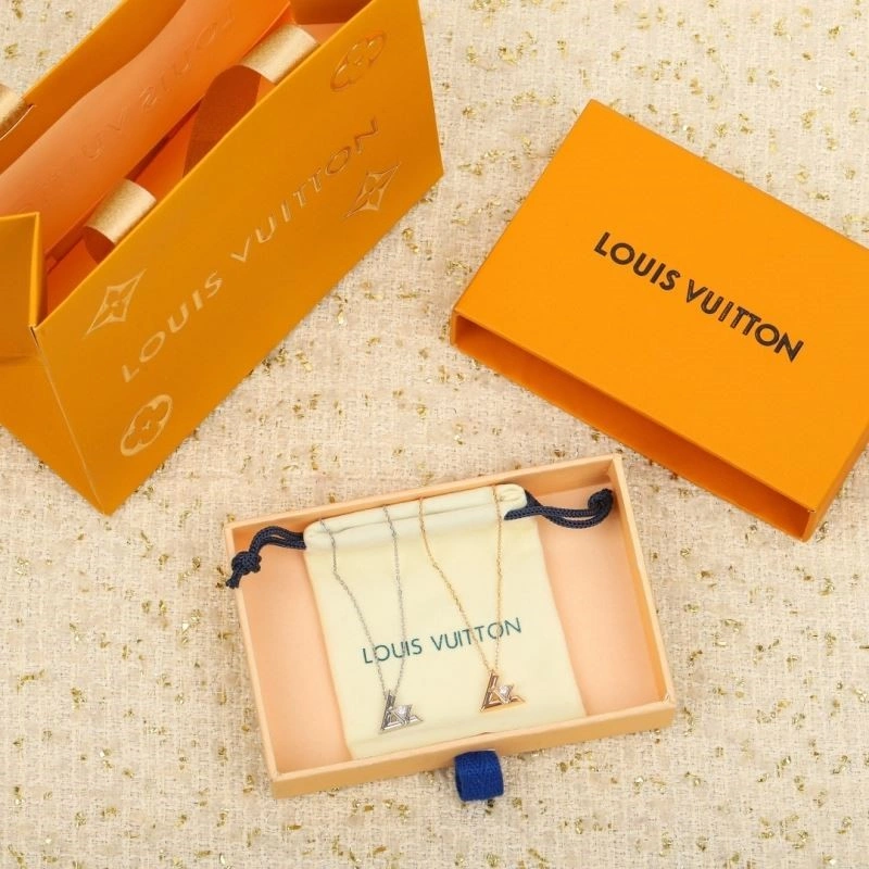 TimelessDesign Louis Vuitton Necklaces 249693