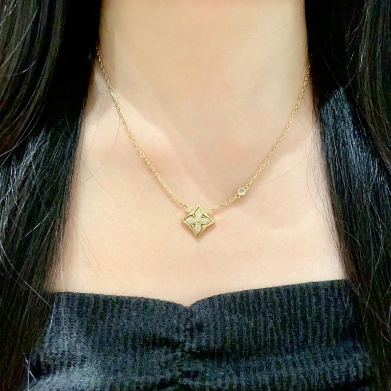 Comfortable Louis Vuitton Necklaces 249698