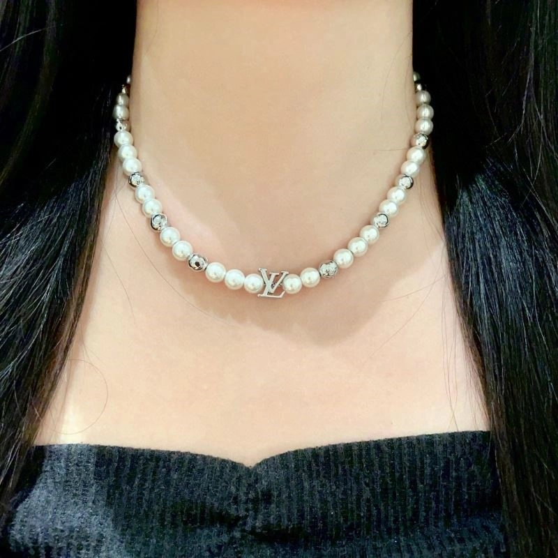 TechFriendly Louis Vuitton Necklaces 249701