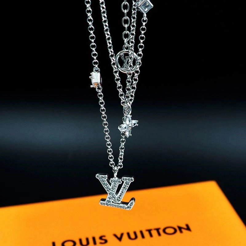 UrbanChic Louis Vuitton Necklaces 249708