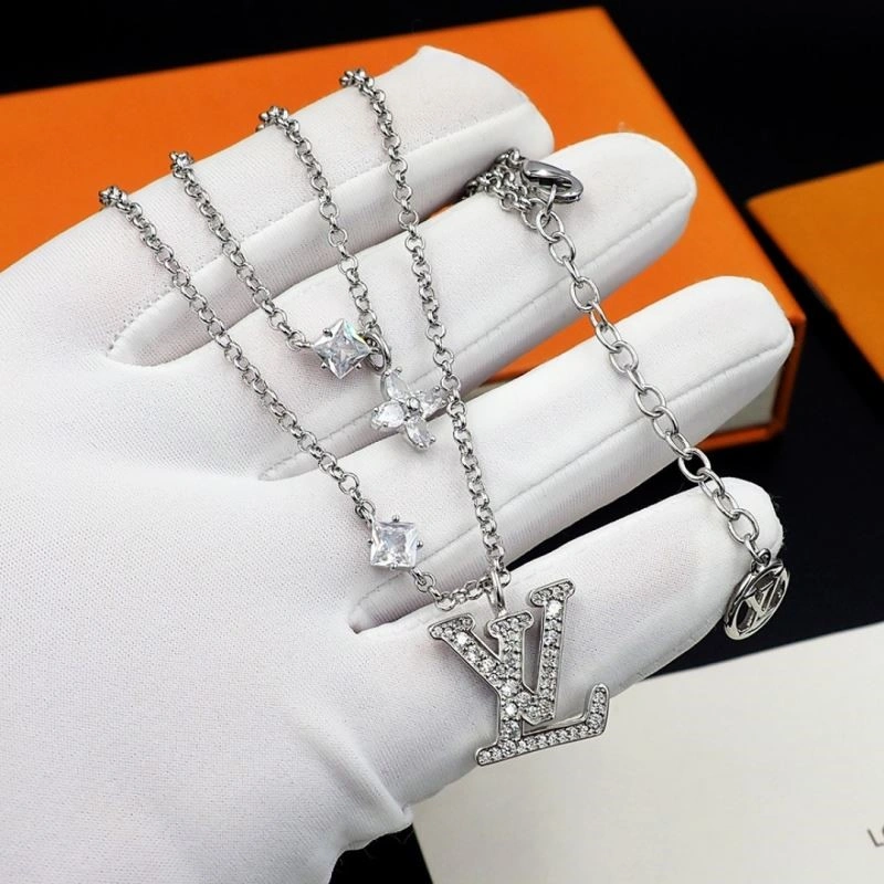 UrbanChic Louis Vuitton Necklaces 249708