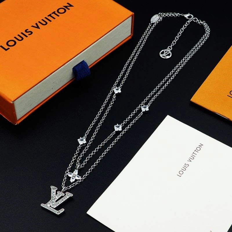 UrbanChic Louis Vuitton Necklaces 249708