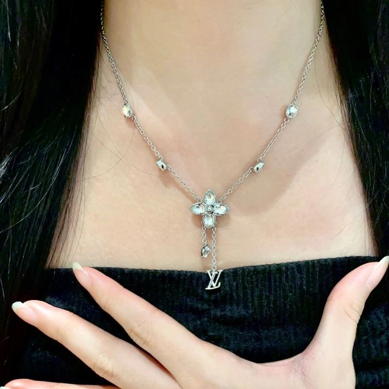 Fashionable Louis Vuitton Necklaces 249694