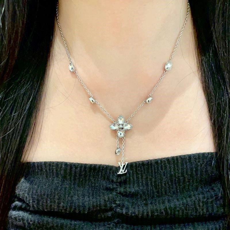 Fashionable Louis Vuitton Necklaces 249694