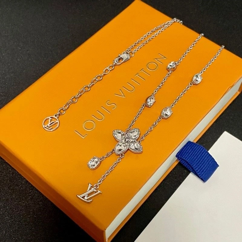Fashionable Louis Vuitton Necklaces 249694