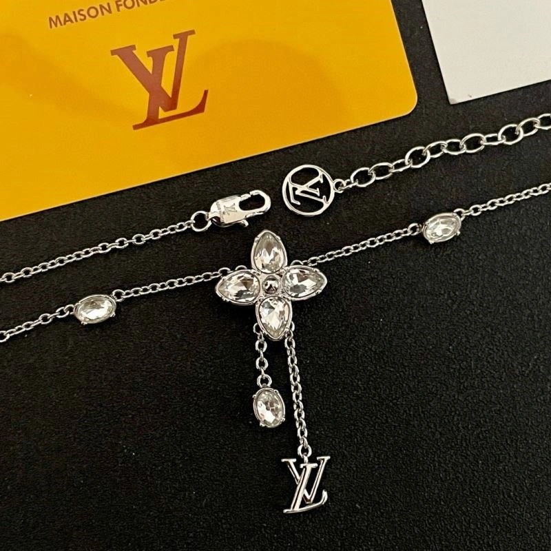 Fashionable Louis Vuitton Necklaces 249694