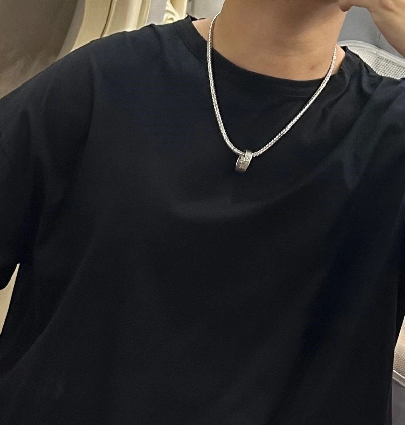 Louis Vuitton Necklaces Neat 249642