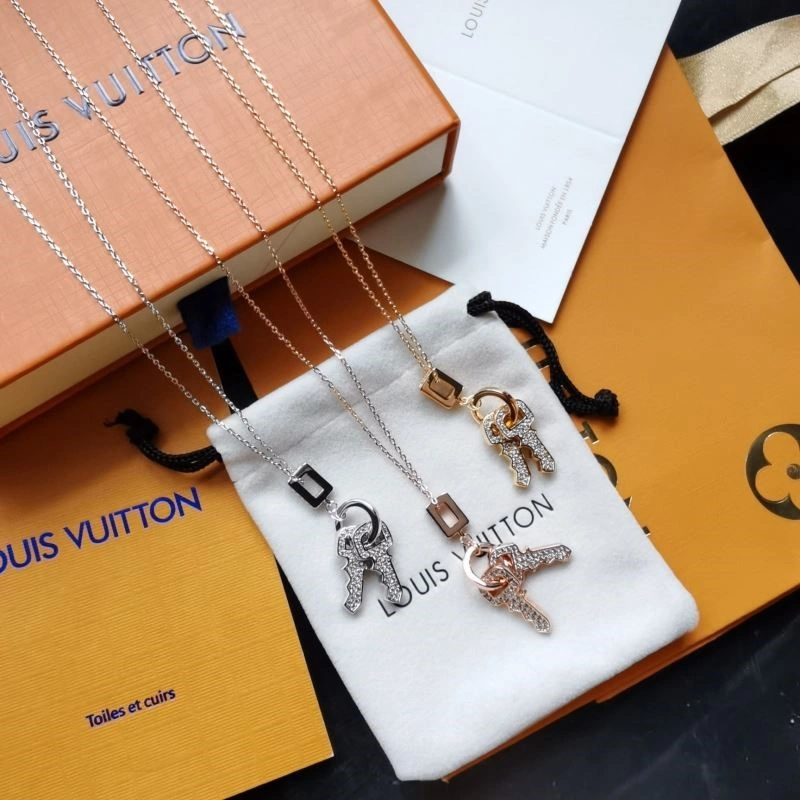Louis Vuitton Necklaces Bright 249638