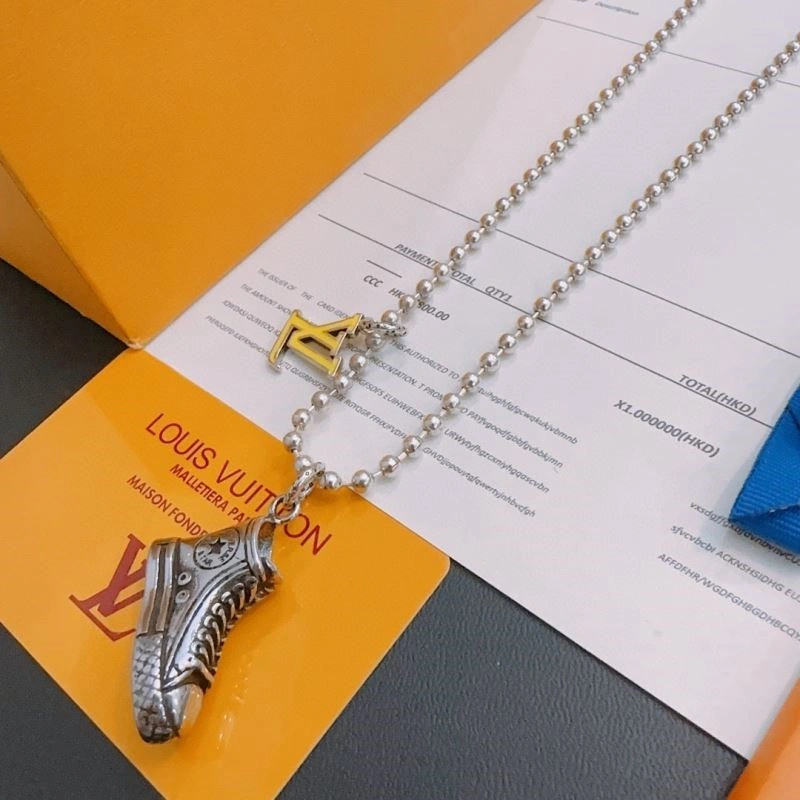 Comfortable Louis Vuitton Necklaces 249639