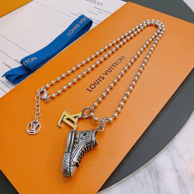Comfortable Louis Vuitton Necklaces 249639