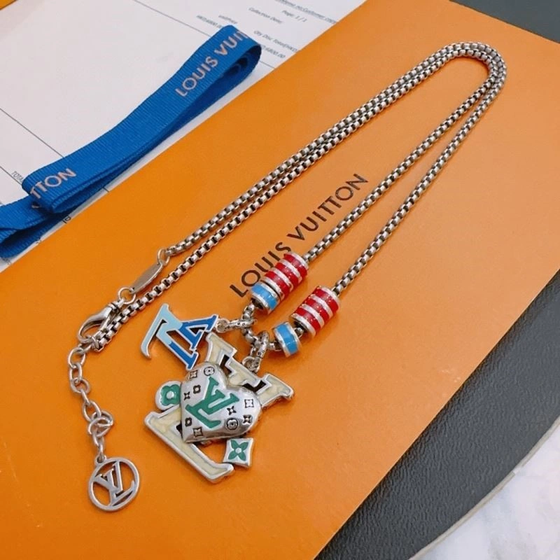 Resilient Louis Vuitton Necklaces 249649