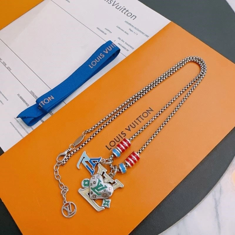 Resilient Louis Vuitton Necklaces 249649