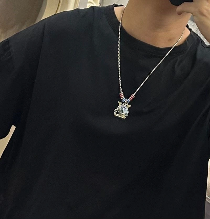Resilient Louis Vuitton Necklaces 249649