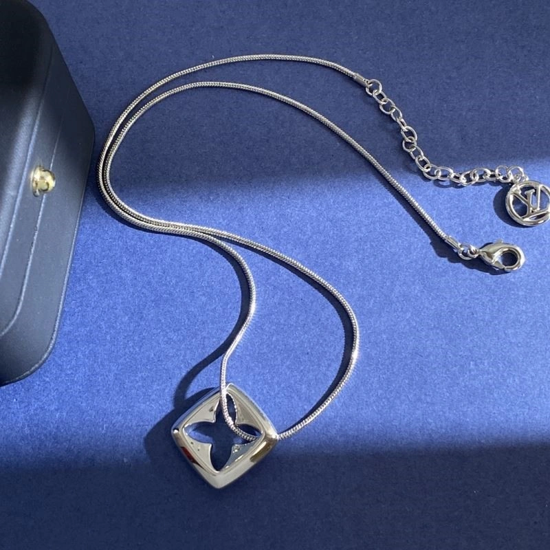 SportInspired Louis Vuitton Necklaces 249650