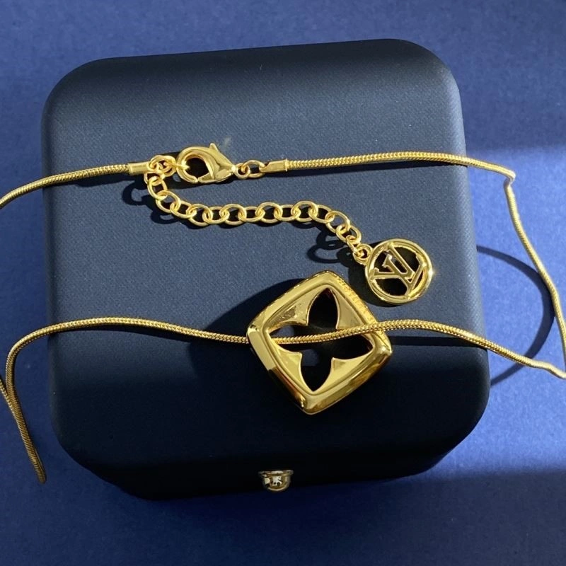 SportInspired Louis Vuitton Necklaces 249650