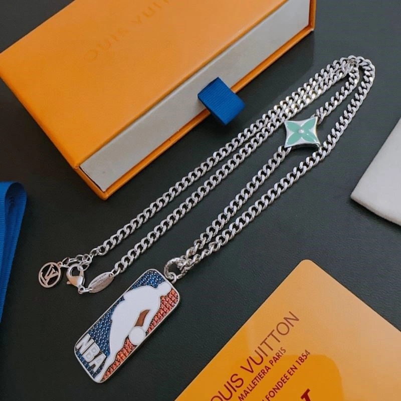 Effortless Louis Vuitton Necklaces 249640