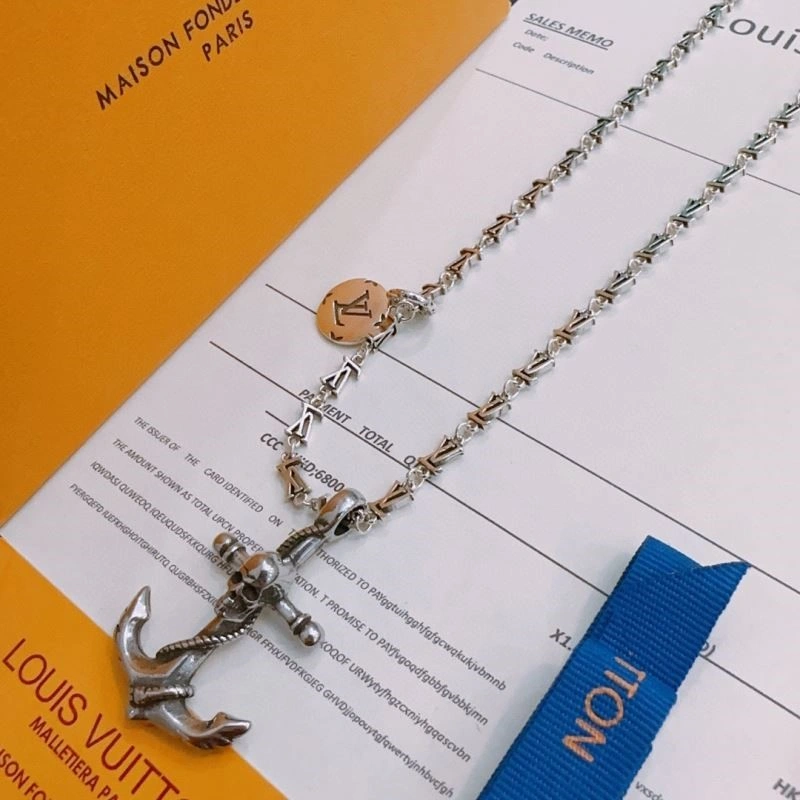 WrinkleFree Louis Vuitton Necklaces 249411