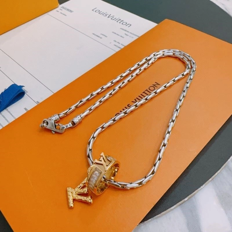 MultiPurpose Louis Vuitton Necklaces 249408