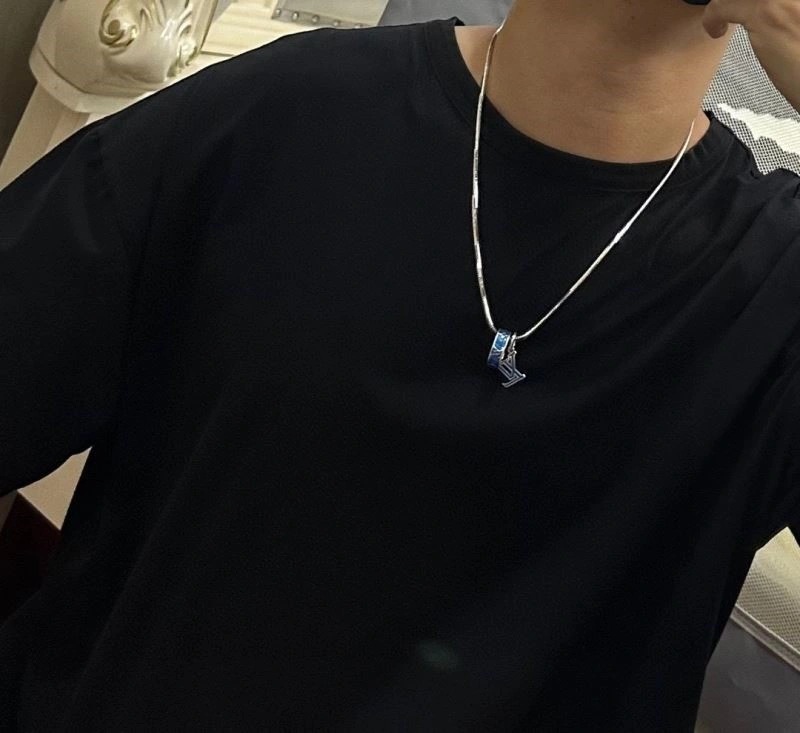 Louis Vuitton Necklaces HighPerformance 249391