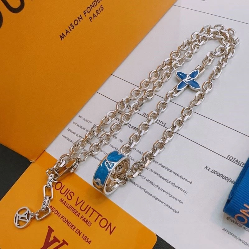Louis Vuitton Necklaces Lightweight 249390