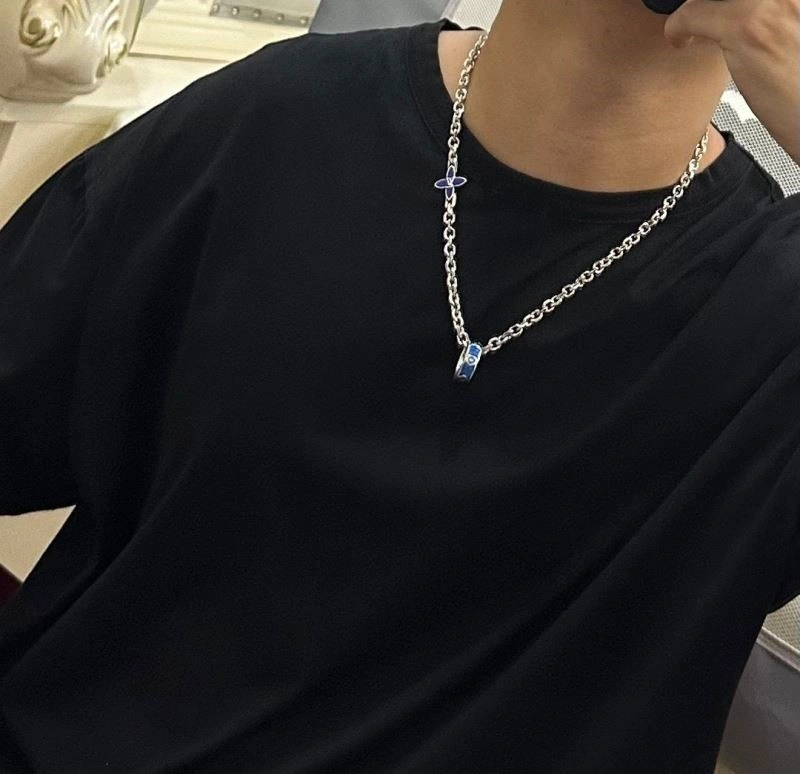 Louis Vuitton Necklaces Lightweight 249390